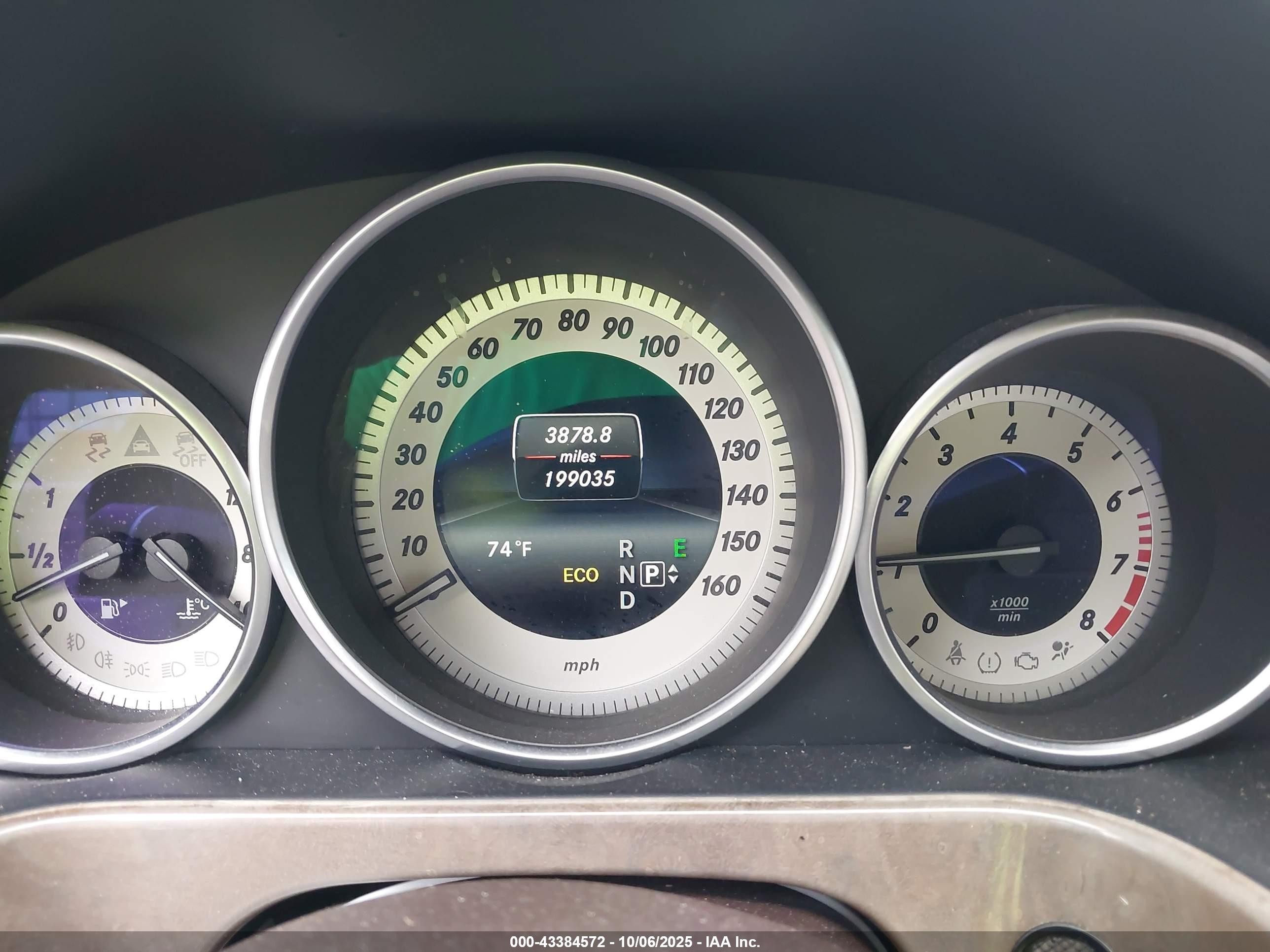 2014 Mercedes-benz E 350   Dark Blue vin: WDDHF5KB0EA889239