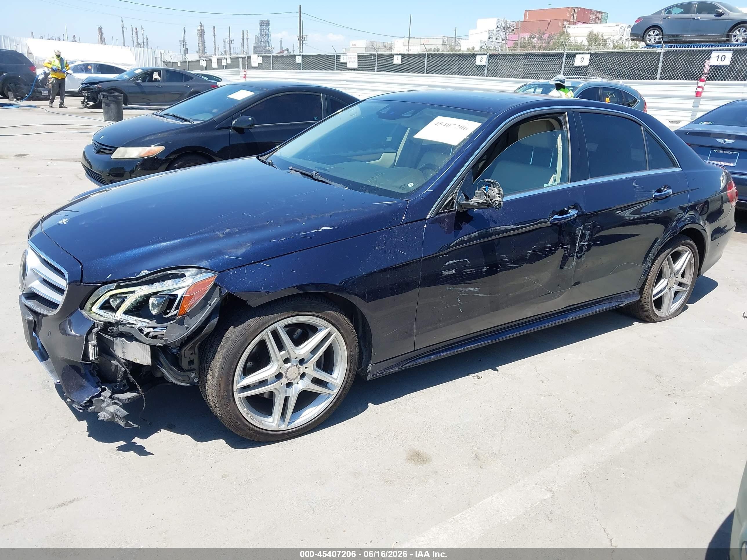 2014 Mercedes-benz E 350   Blue vin: WDDHF5KB0EA919307