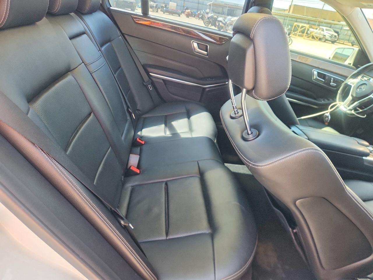 2014 Mercedes-benz E 350 Белый vin: WDDHF5KB0EA920571