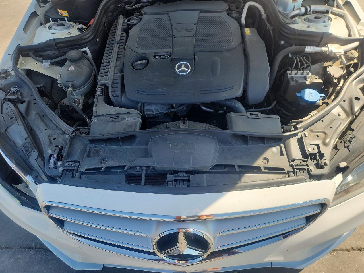 2014 Mercedes-benz E 350 Белый vin: WDDHF5KB0EA920571