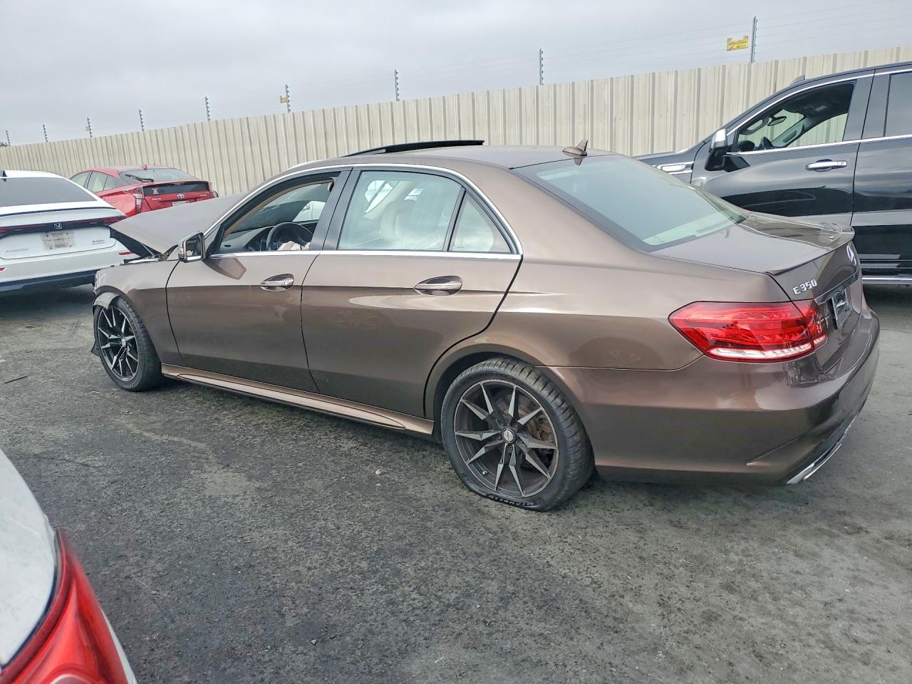 2014 Mercedes-benz E 350 Brown vin: WDDHF5KB0EA974078
