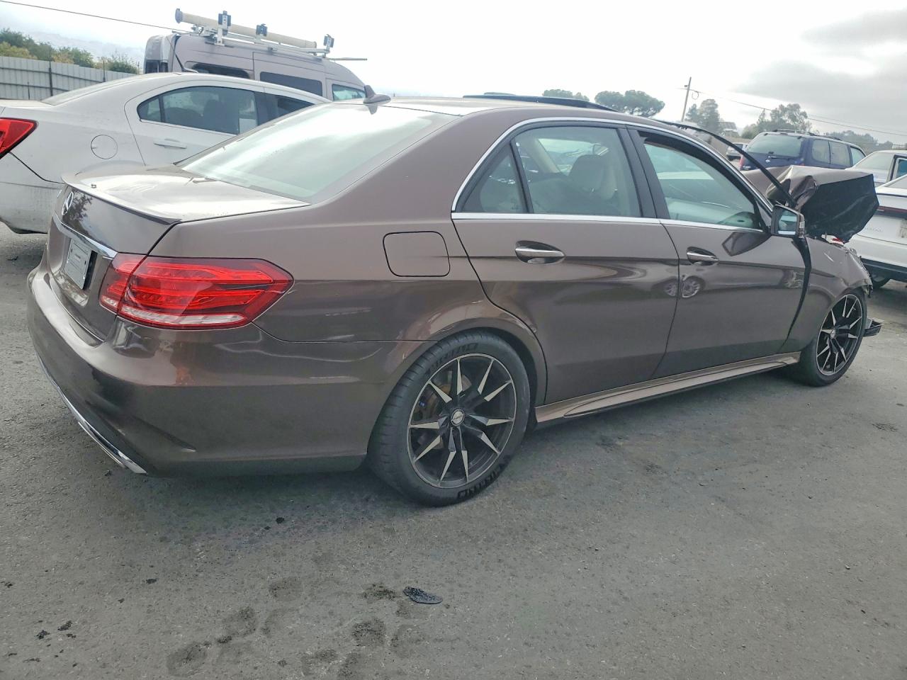 2014 Mercedes-benz E 350 Brown vin: WDDHF5KB0EA974078