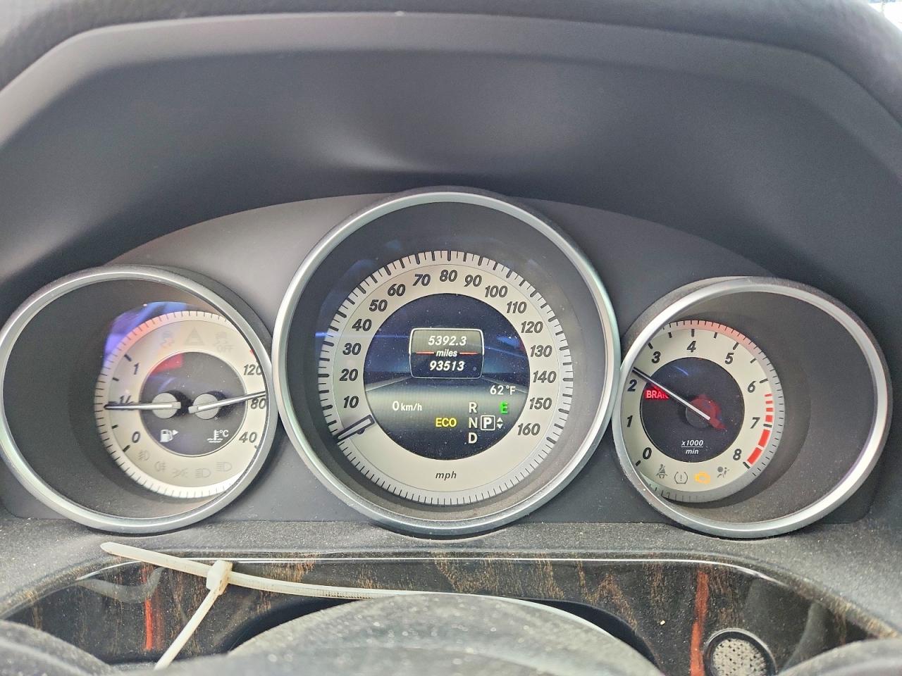 2014 Mercedes-benz E 350 White vin: WDDHF5KB0EA975442