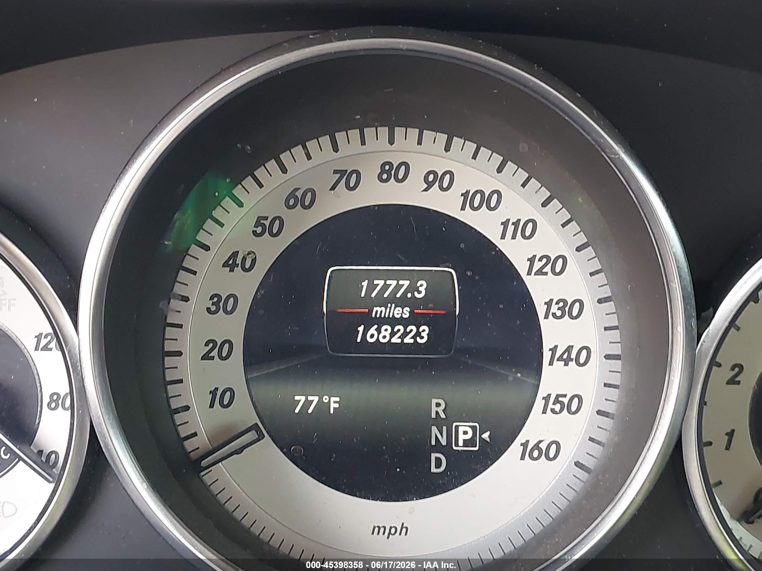 2014 Mercedes-benz E 350   Черный vin: WDDHF5KB0EB022790