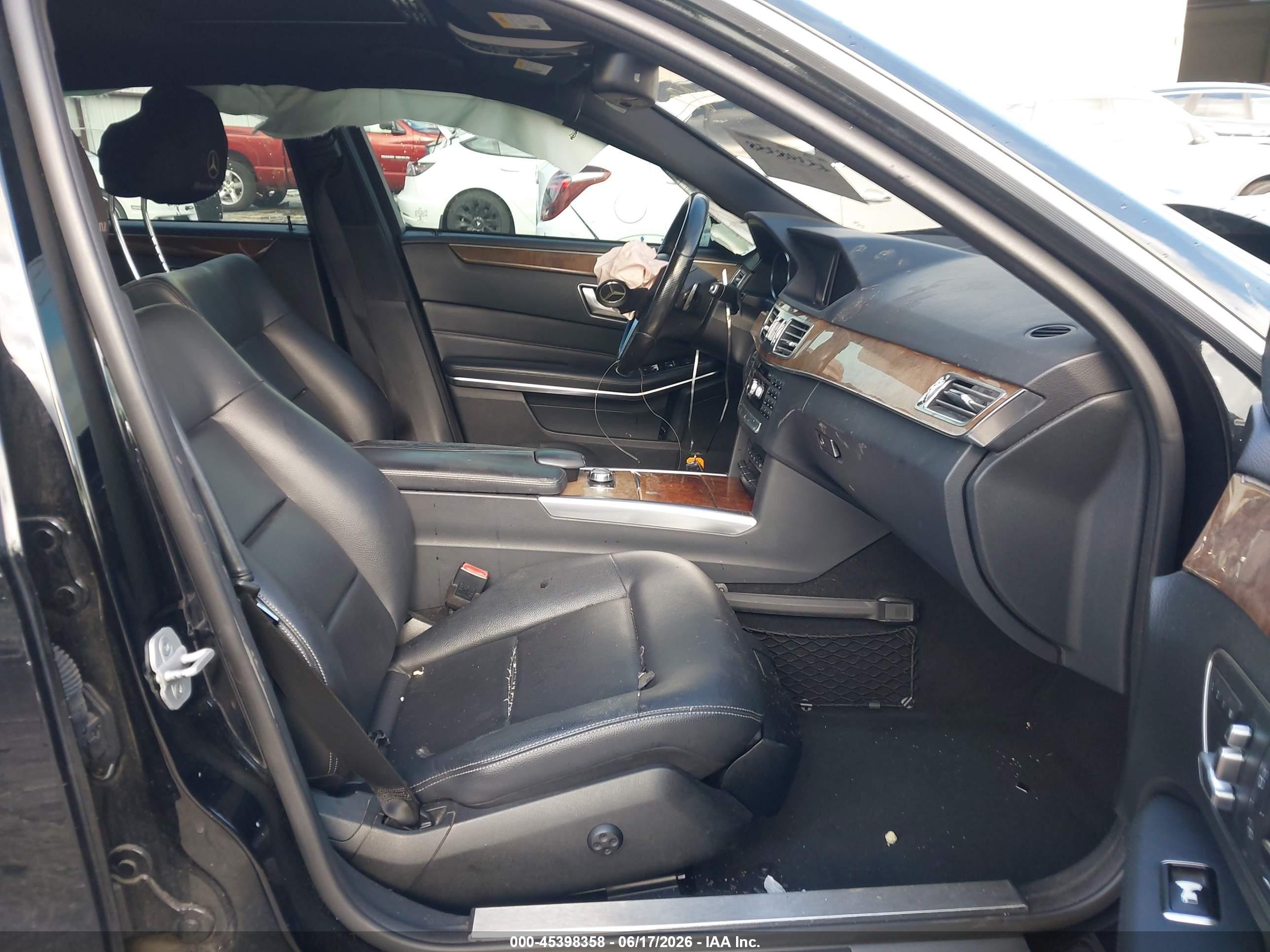 2014 Mercedes-benz E 350   Черный vin: WDDHF5KB0EB022790