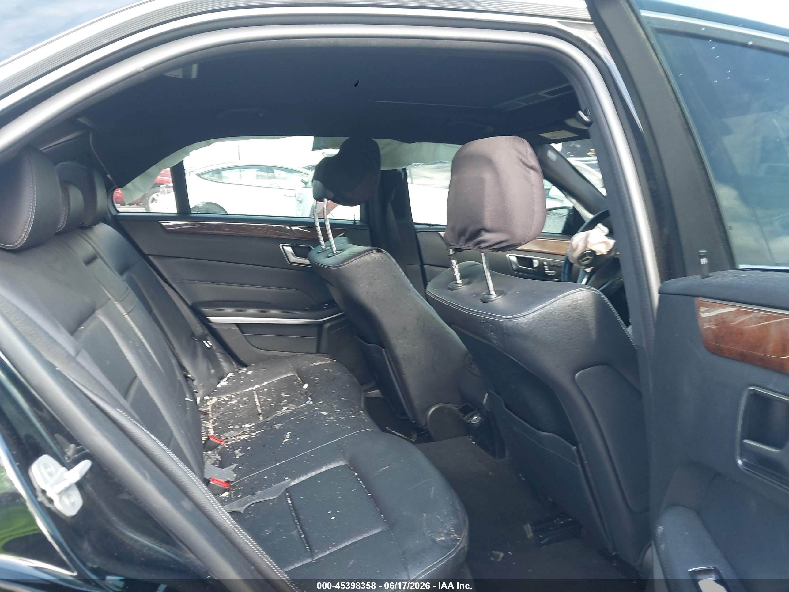 2014 Mercedes-benz E 350   Черный vin: WDDHF5KB0EB022790