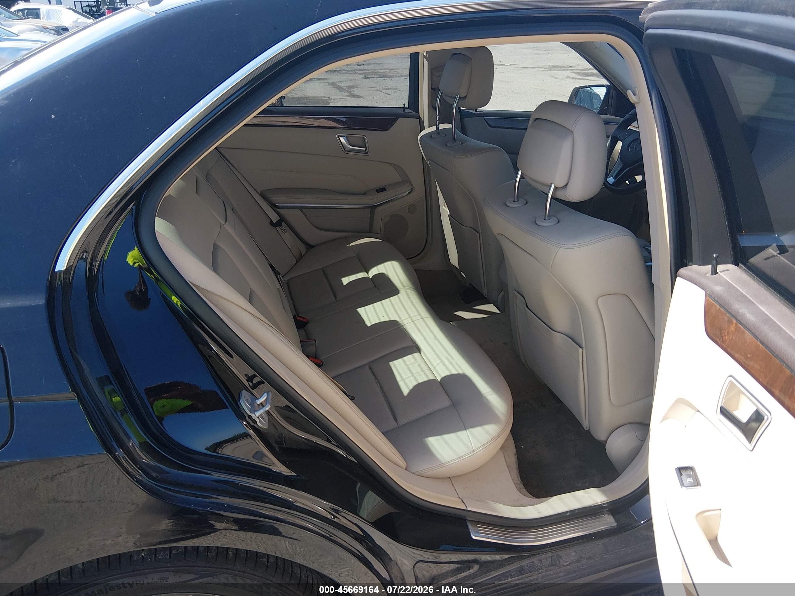 2014 Mercedes-benz E 350   Black vin: WDDHF5KB0EB043686
