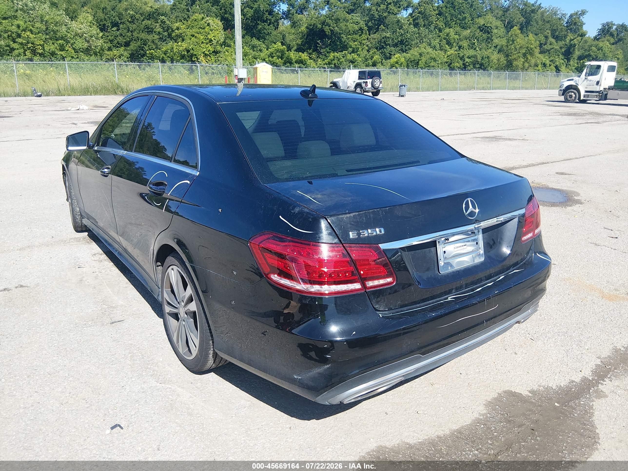 2014 Mercedes-benz E 350   Black vin: WDDHF5KB0EB043686