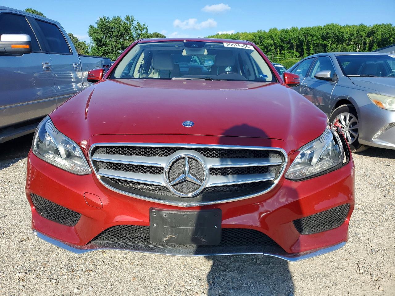 2014 Mercedes-benz E 350 Red vin: WDDHF5KB0EB057152