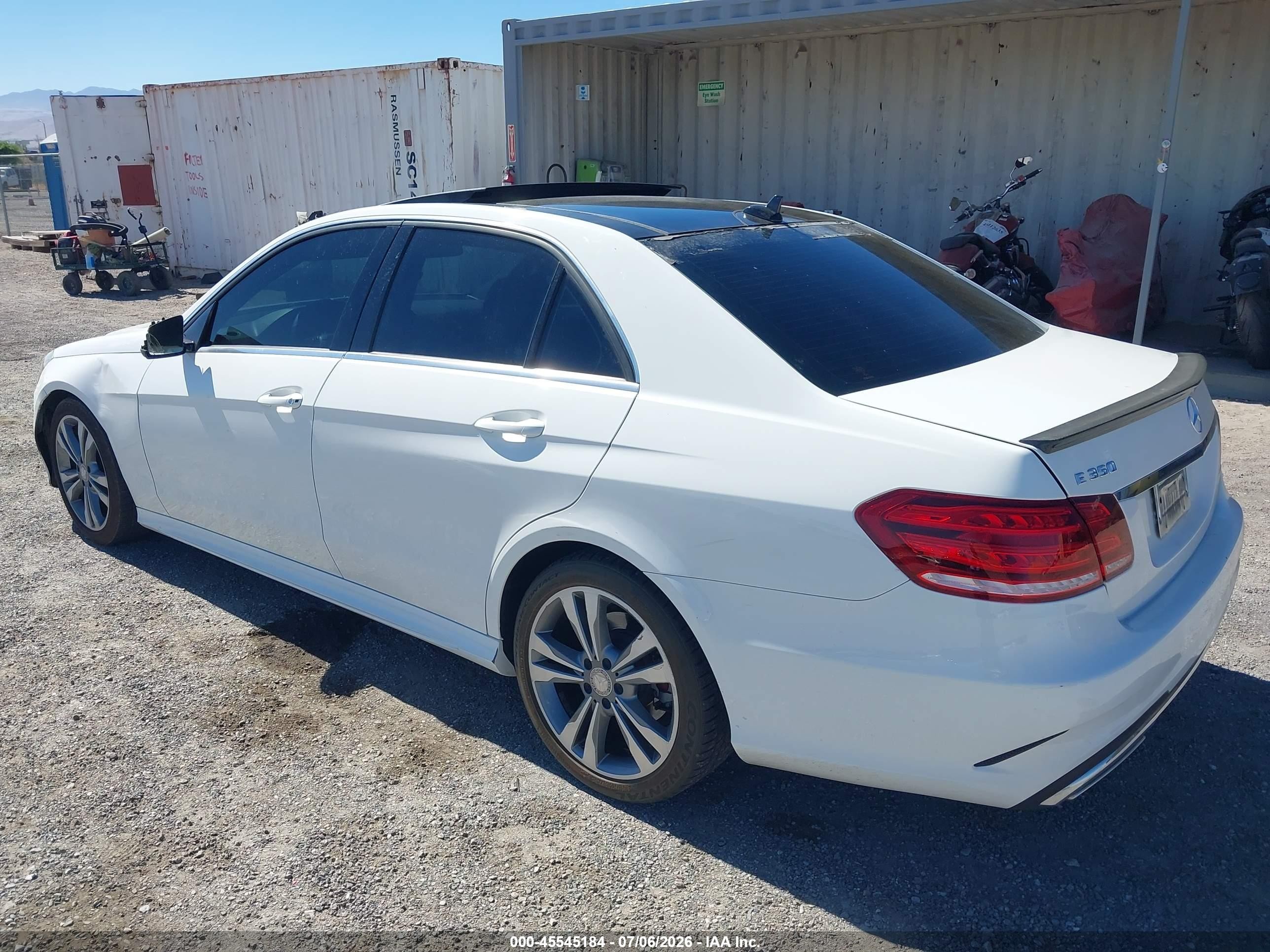 2015 Mercedes-benz E 350   Белый vin: WDDHF5KB0FB111857