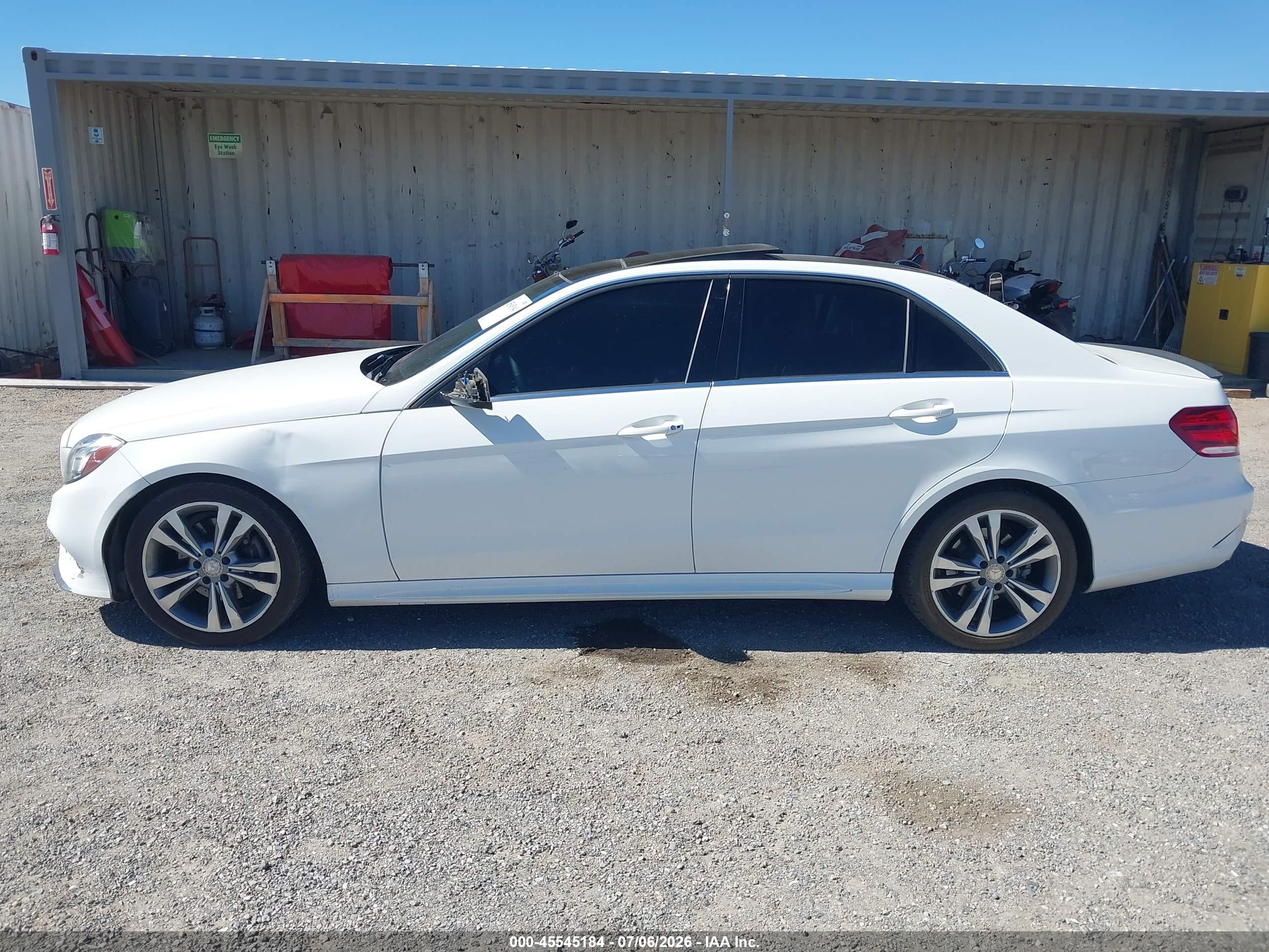 2015 Mercedes-benz E 350   Белый vin: WDDHF5KB0FB111857