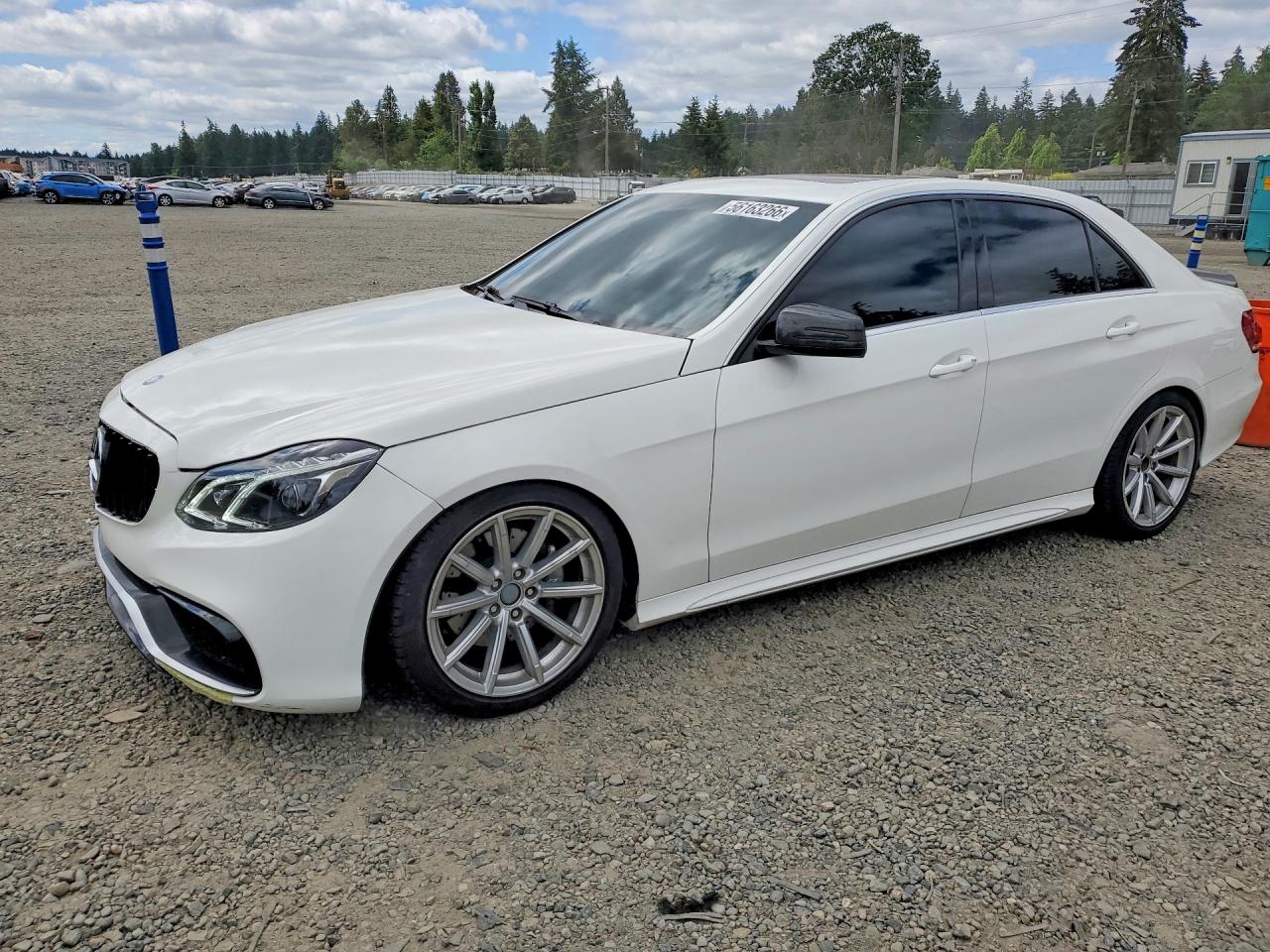 2015 Mercedes-benz E 350 White vin: WDDHF5KB0FB122339