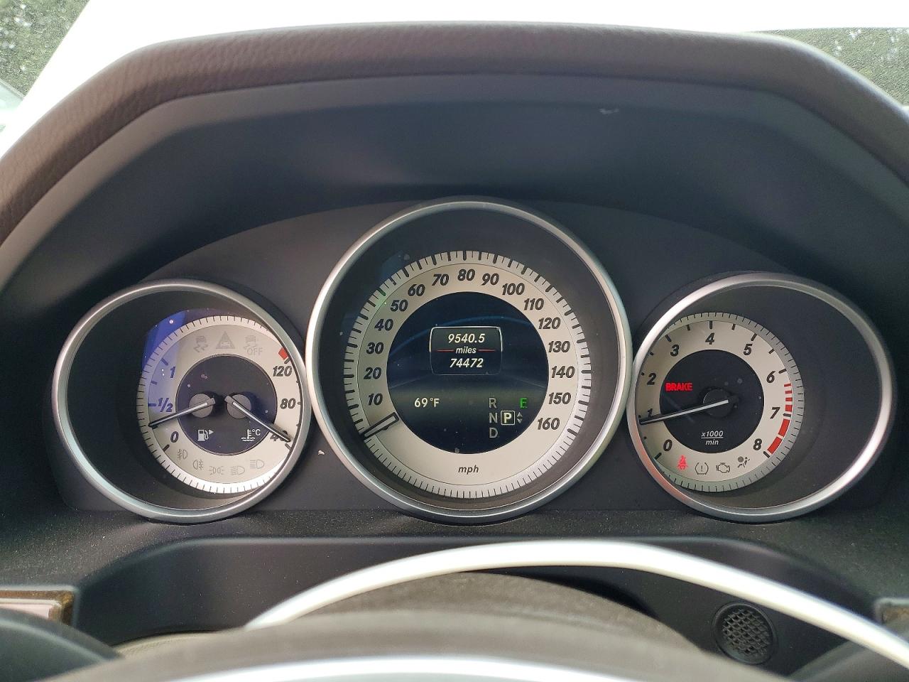 2015 Mercedes-benz E 350 White vin: WDDHF5KB0FB122339