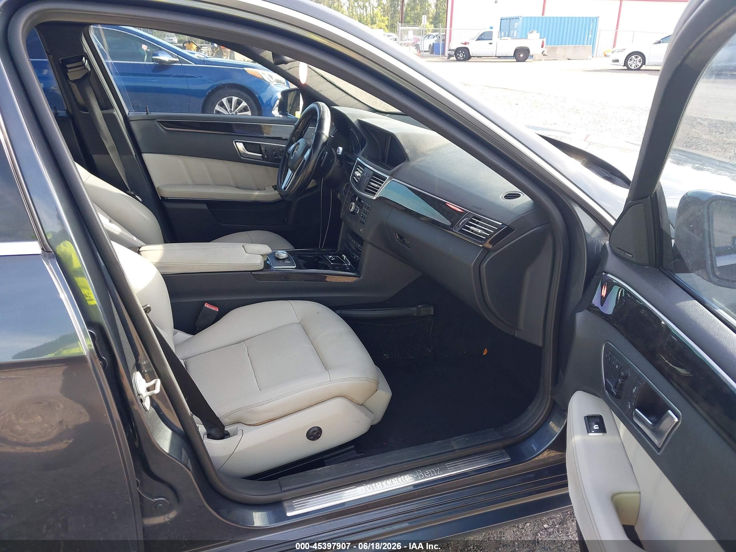 2012 Mercedes-benz E 350   Blue vin: WDDHF5KB1CA524274
