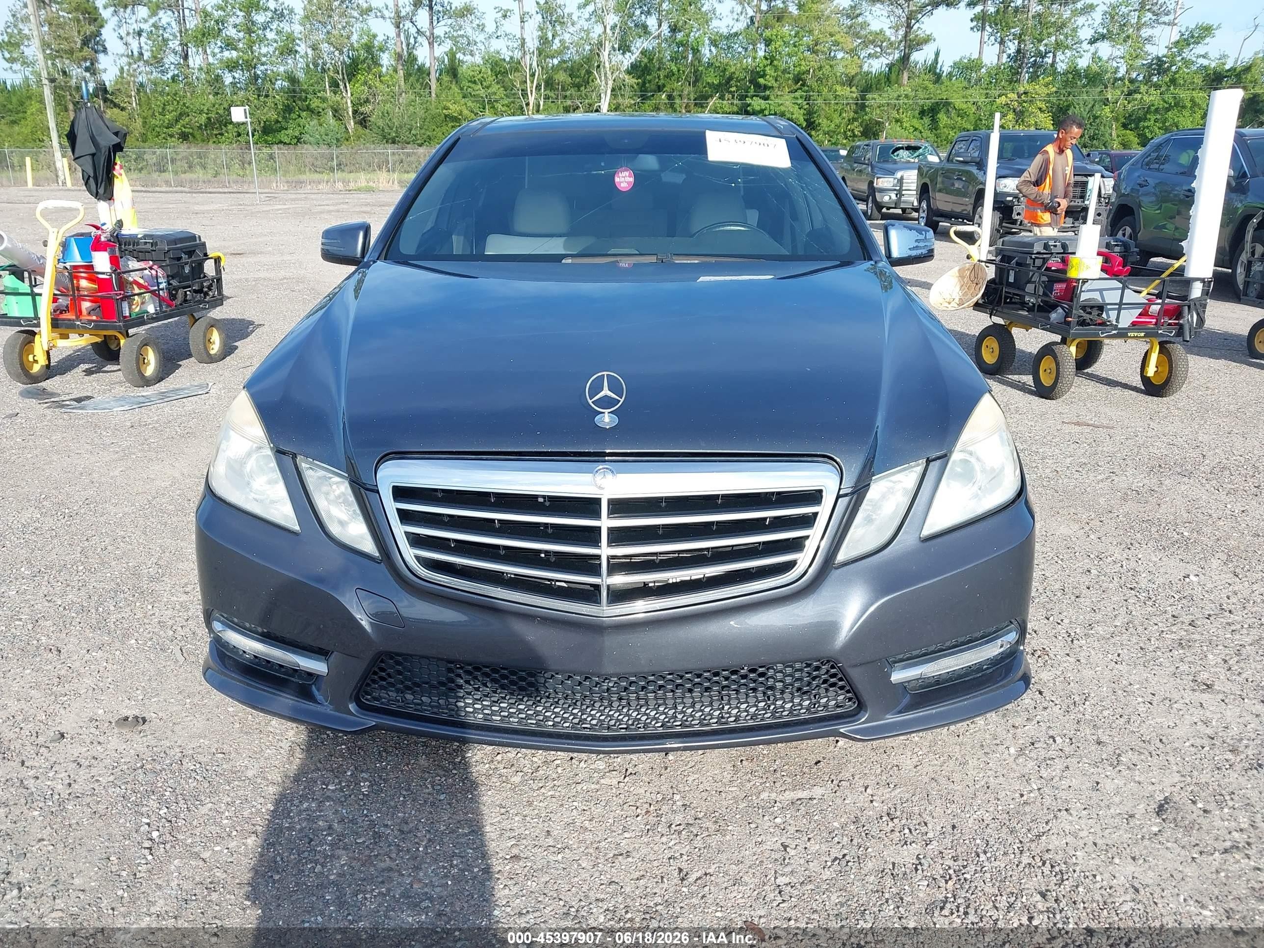 2012 Mercedes-benz E 350   Blue vin: WDDHF5KB1CA524274