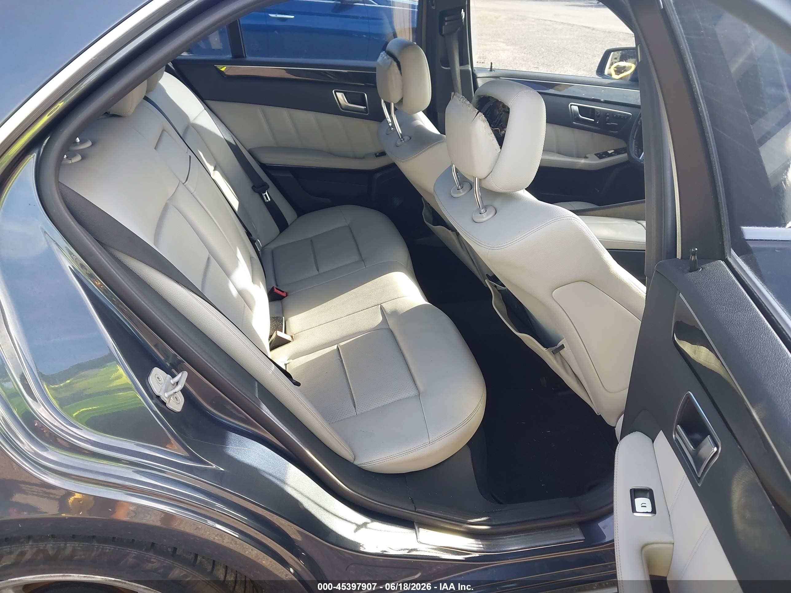 2012 Mercedes-benz E 350   Blue vin: WDDHF5KB1CA524274