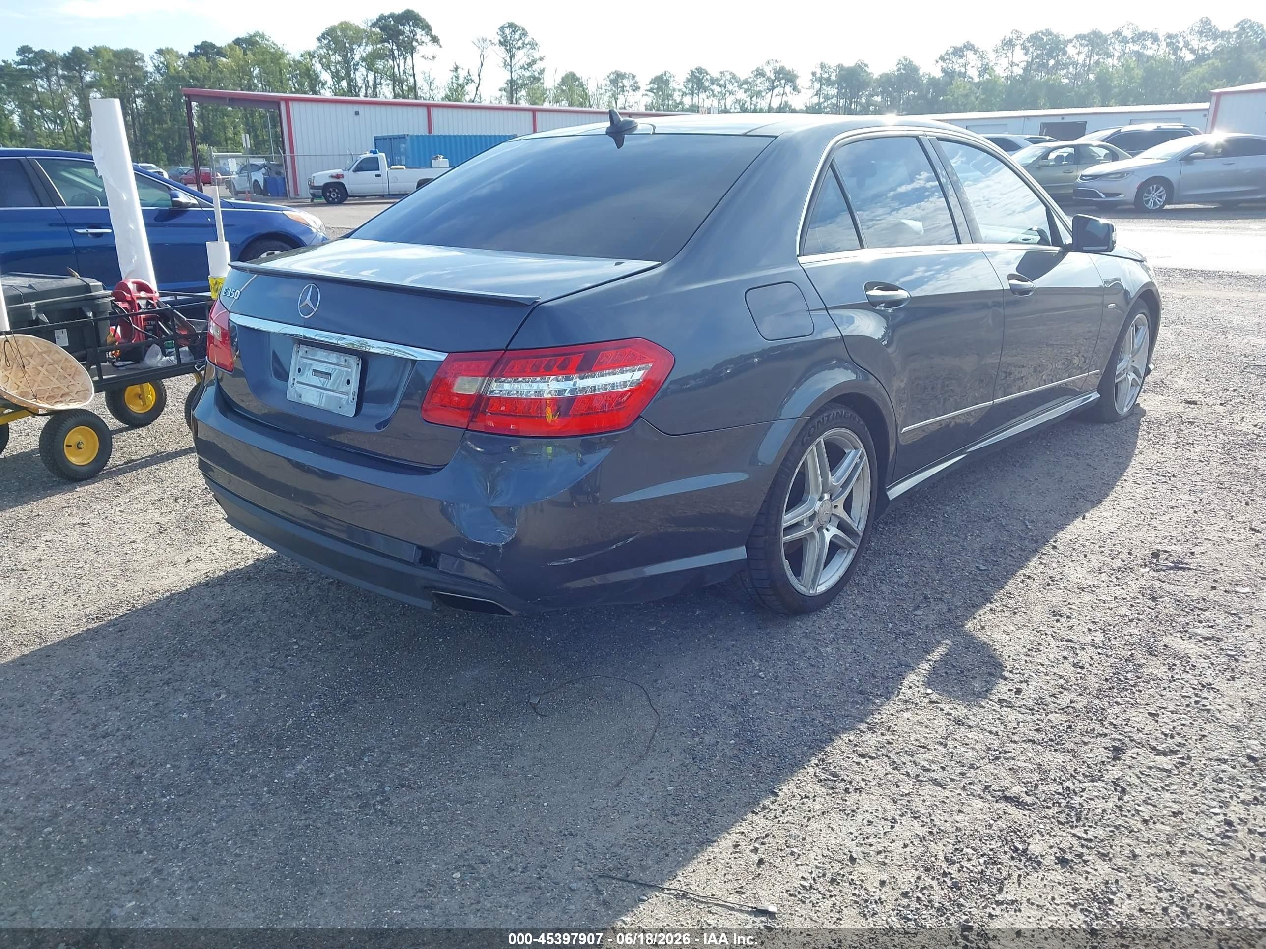 2012 Mercedes-benz E 350   Blue vin: WDDHF5KB1CA524274