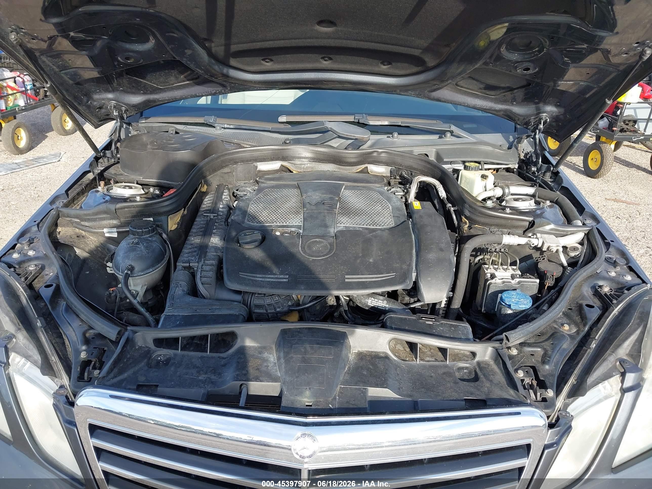 2012 Mercedes-benz E 350   Blue vin: WDDHF5KB1CA524274