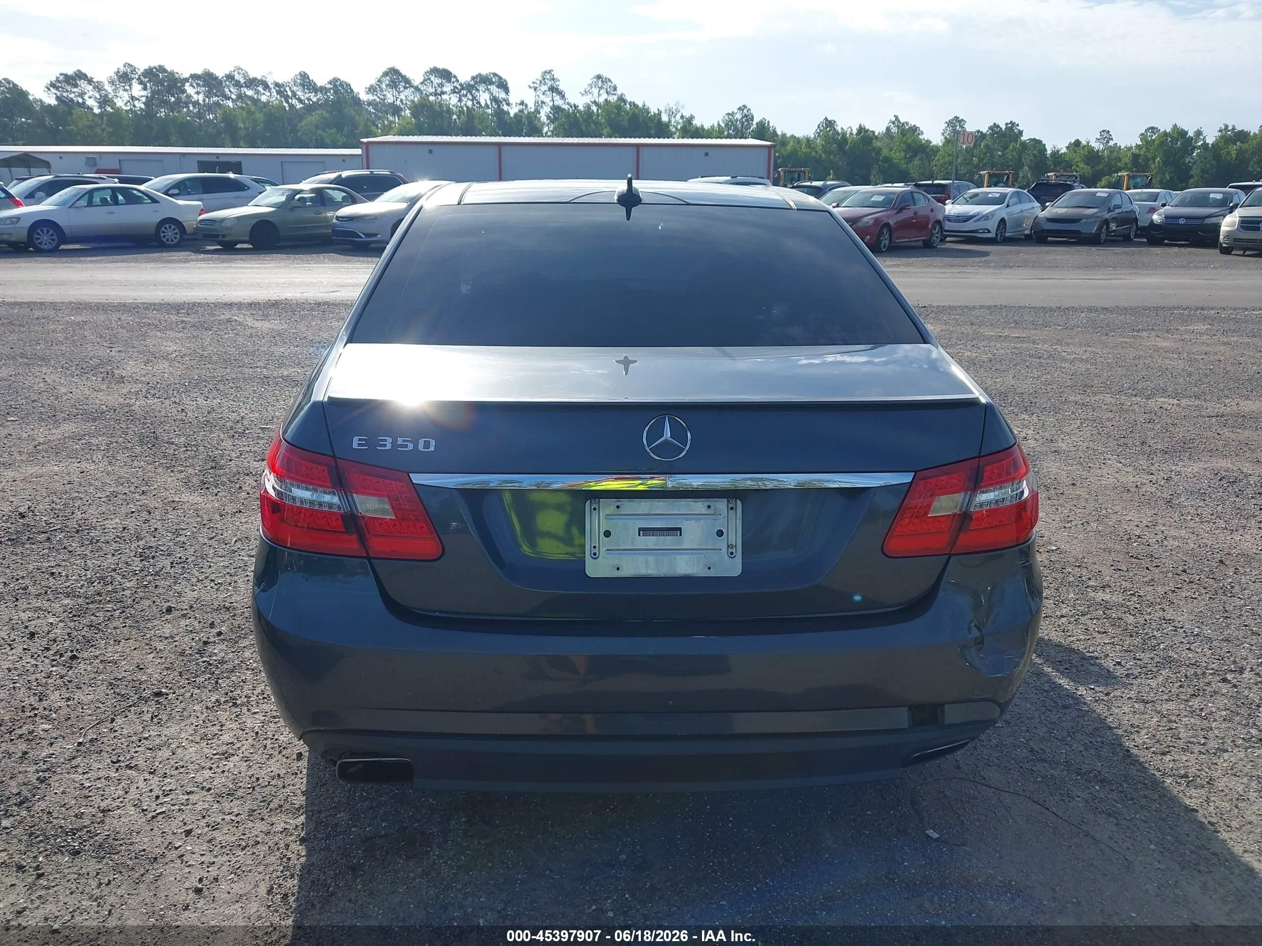 2012 Mercedes-benz E 350   Blue vin: WDDHF5KB1CA524274
