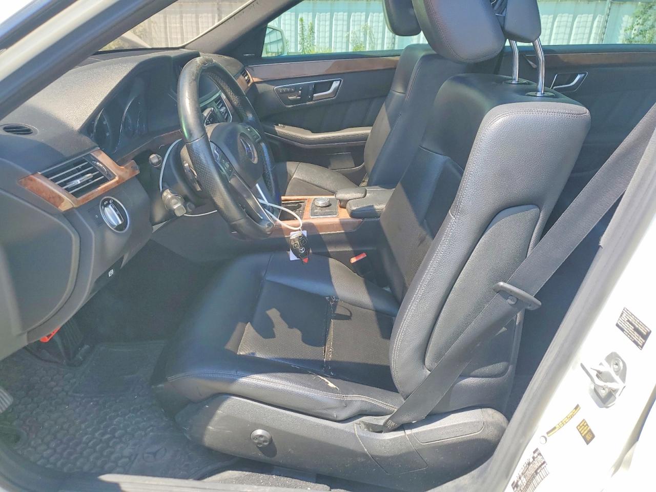 2012 Mercedes-benz E 350 Белый vin: WDDHF5KB1CA527210