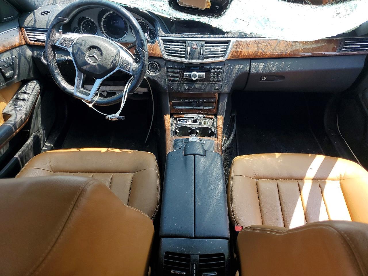 2012 Mercedes-benz E 350 White vin: WDDHF5KB1CA640025
