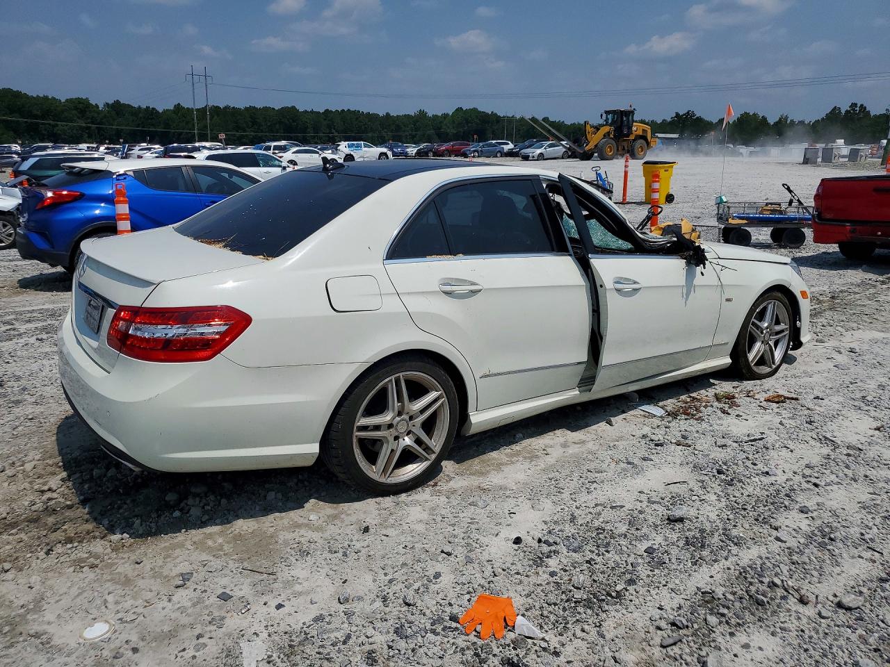 2012 Mercedes-benz E 350 White vin: WDDHF5KB1CA640025