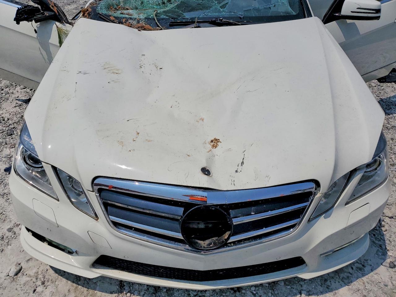 2012 Mercedes-benz E 350 White vin: WDDHF5KB1CA640025