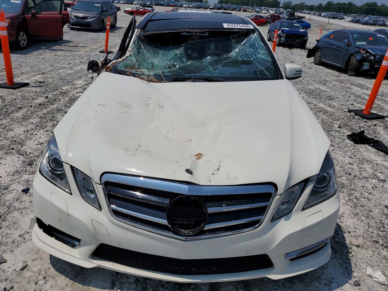 2012 Mercedes-benz E 350 White vin: WDDHF5KB1CA640025