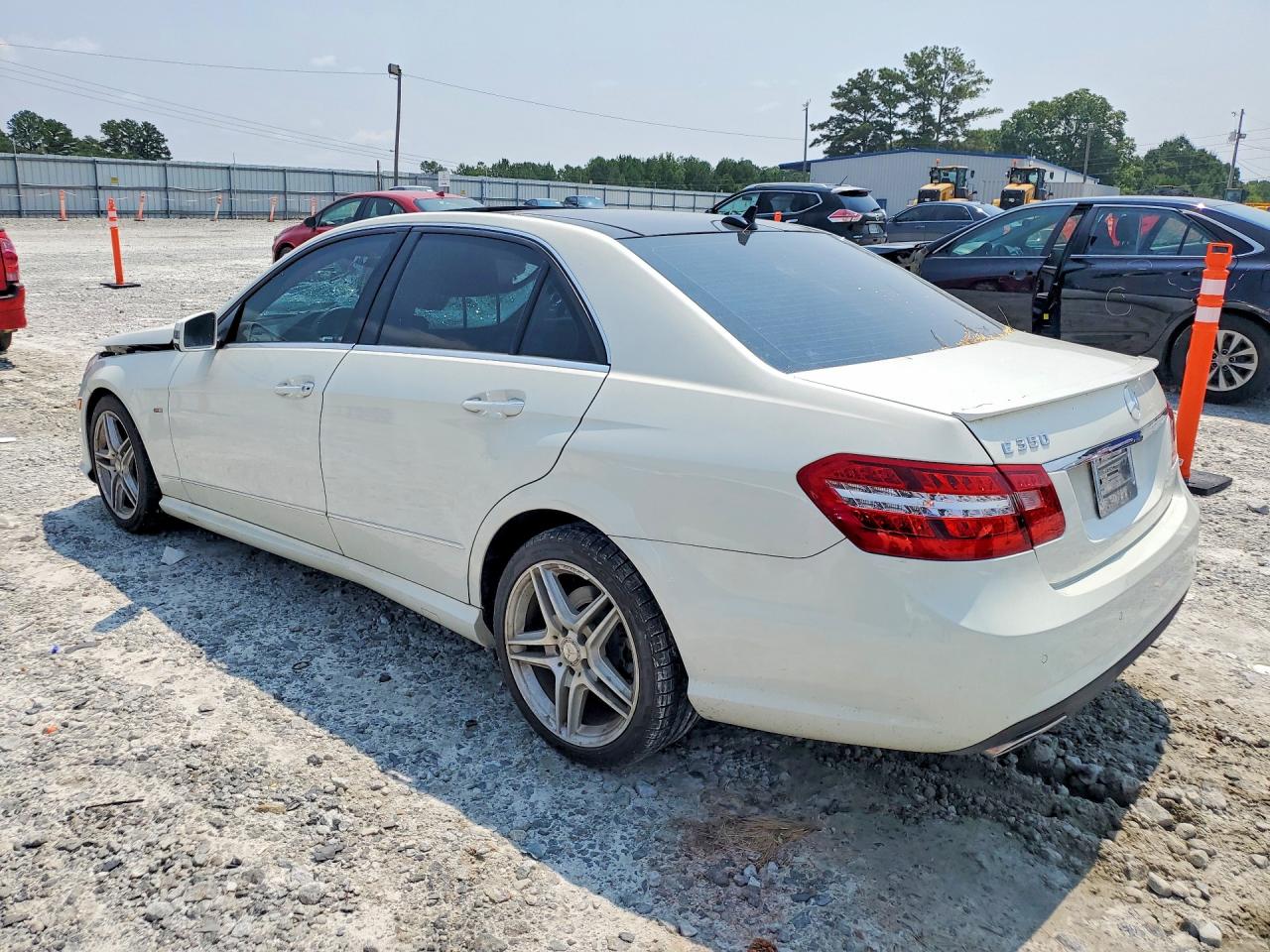 2012 Mercedes-benz E 350 White vin: WDDHF5KB1CA640025