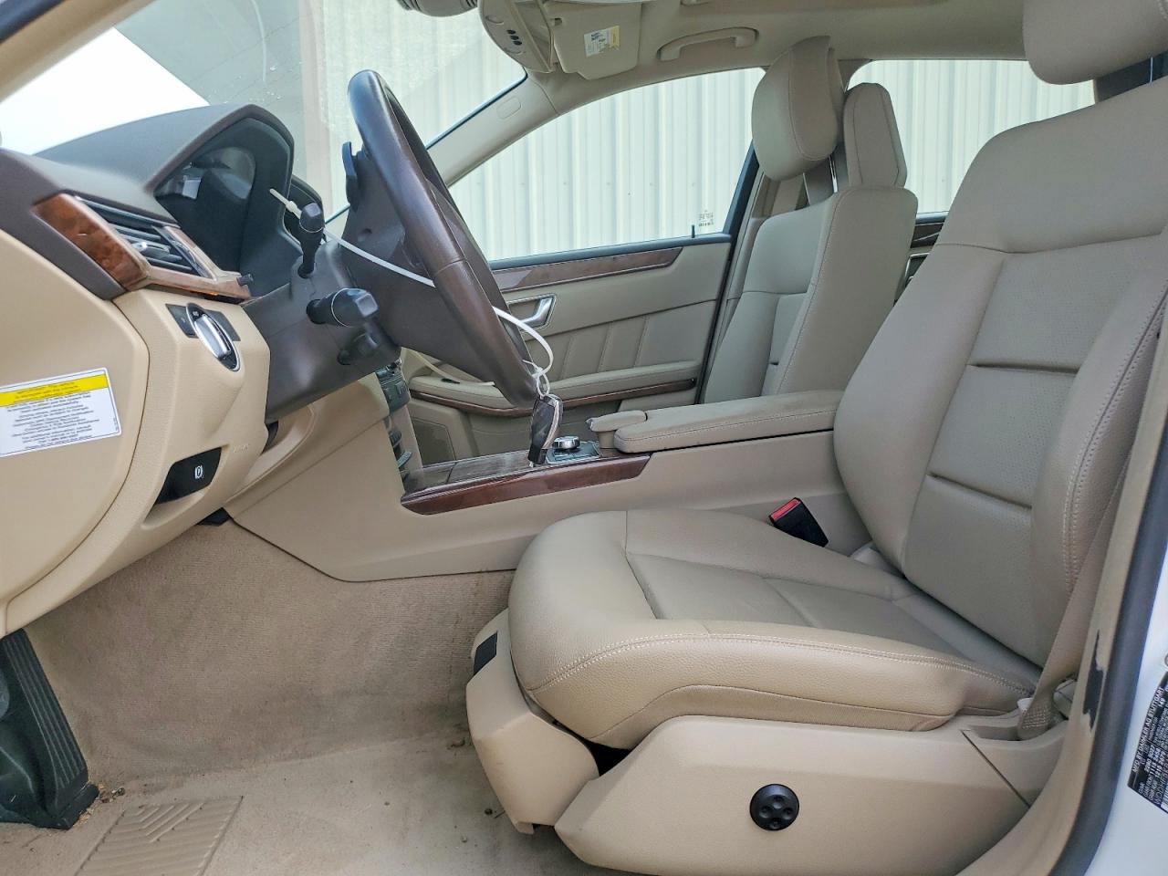 2013 Mercedes-benz E 350 White vin: WDDHF5KB1DA673043