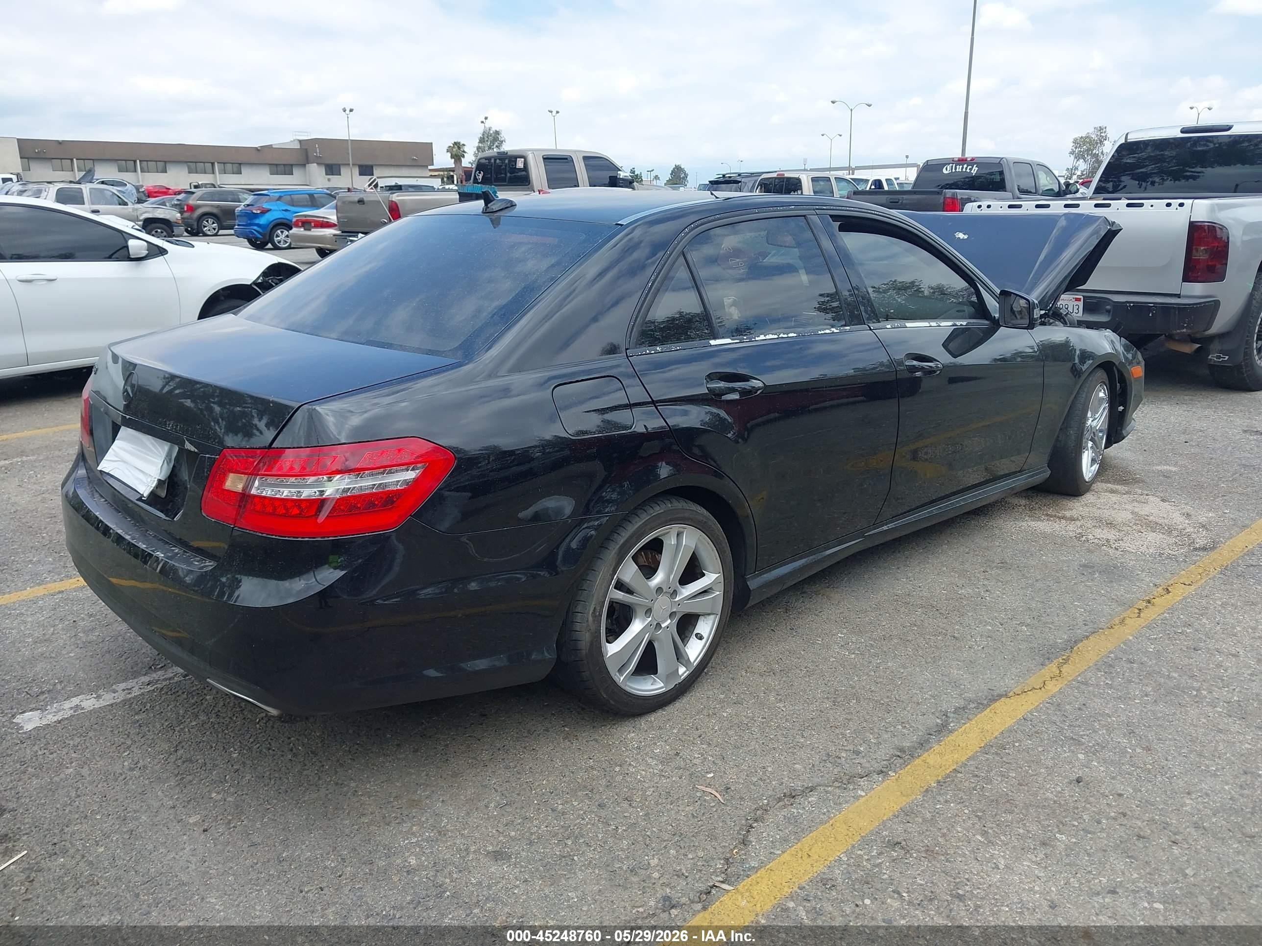 2013 Mercedes-benz E 350   Black vin: WDDHF5KB1DA682325