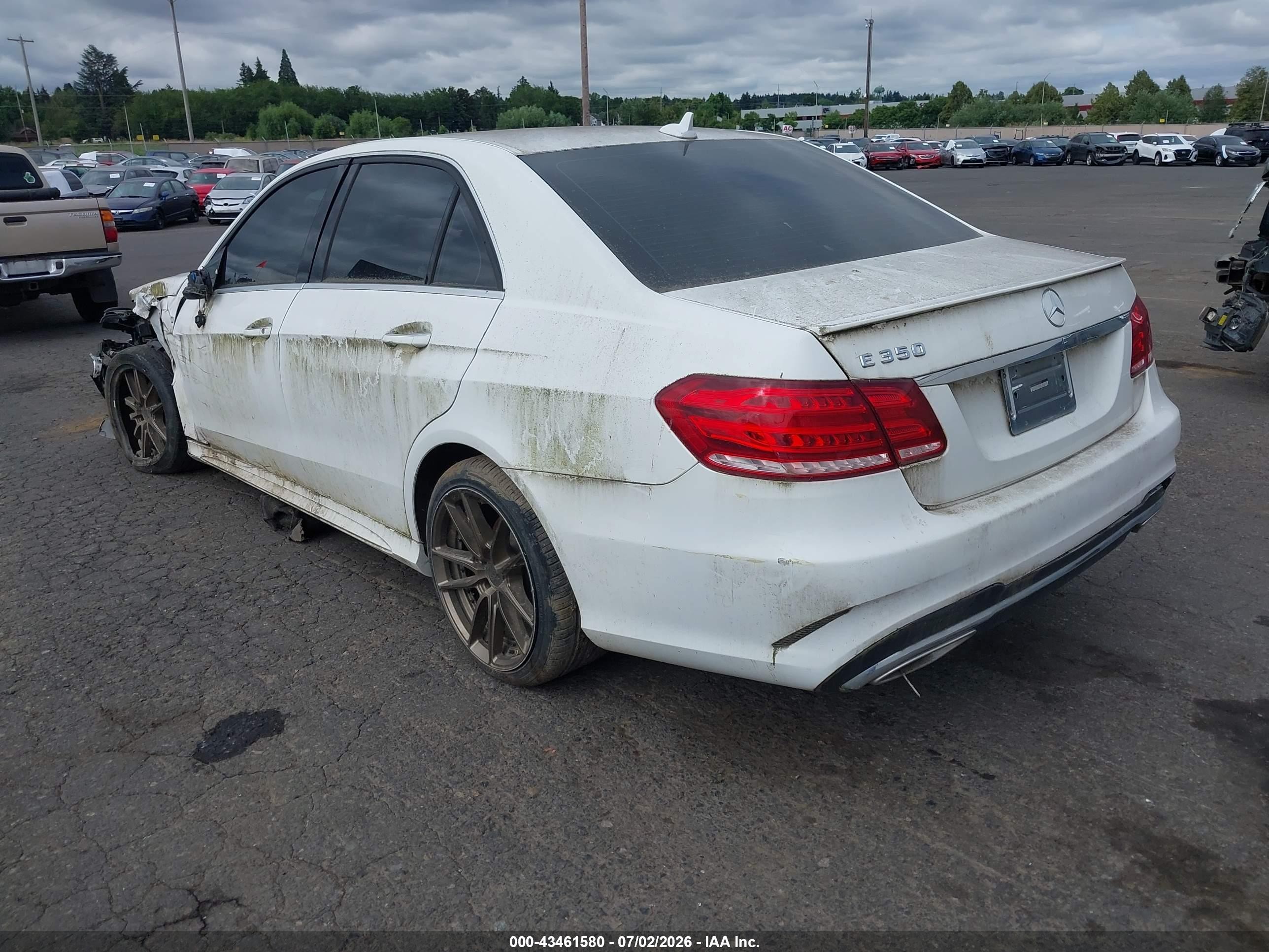 2014 Mercedes-benz E 350   White vin: WDDHF5KB1EA796357