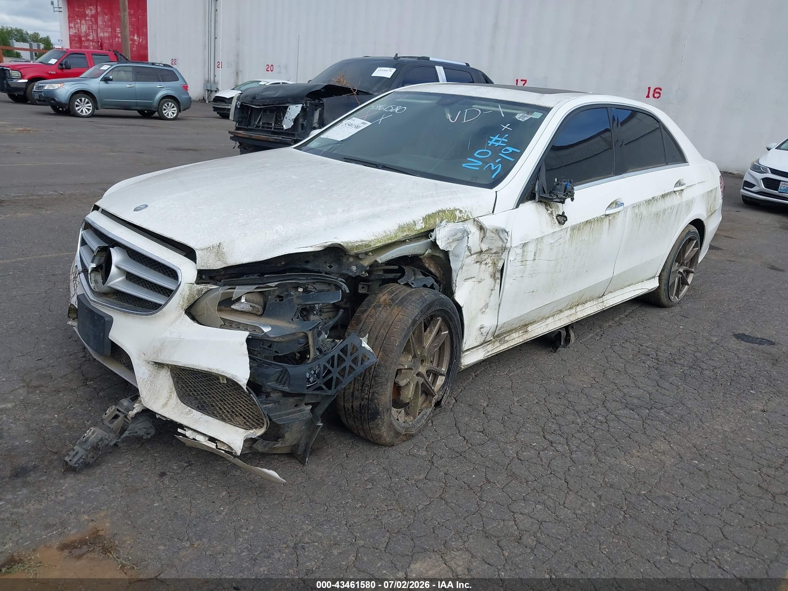 2014 Mercedes-benz E 350   White vin: WDDHF5KB1EA796357