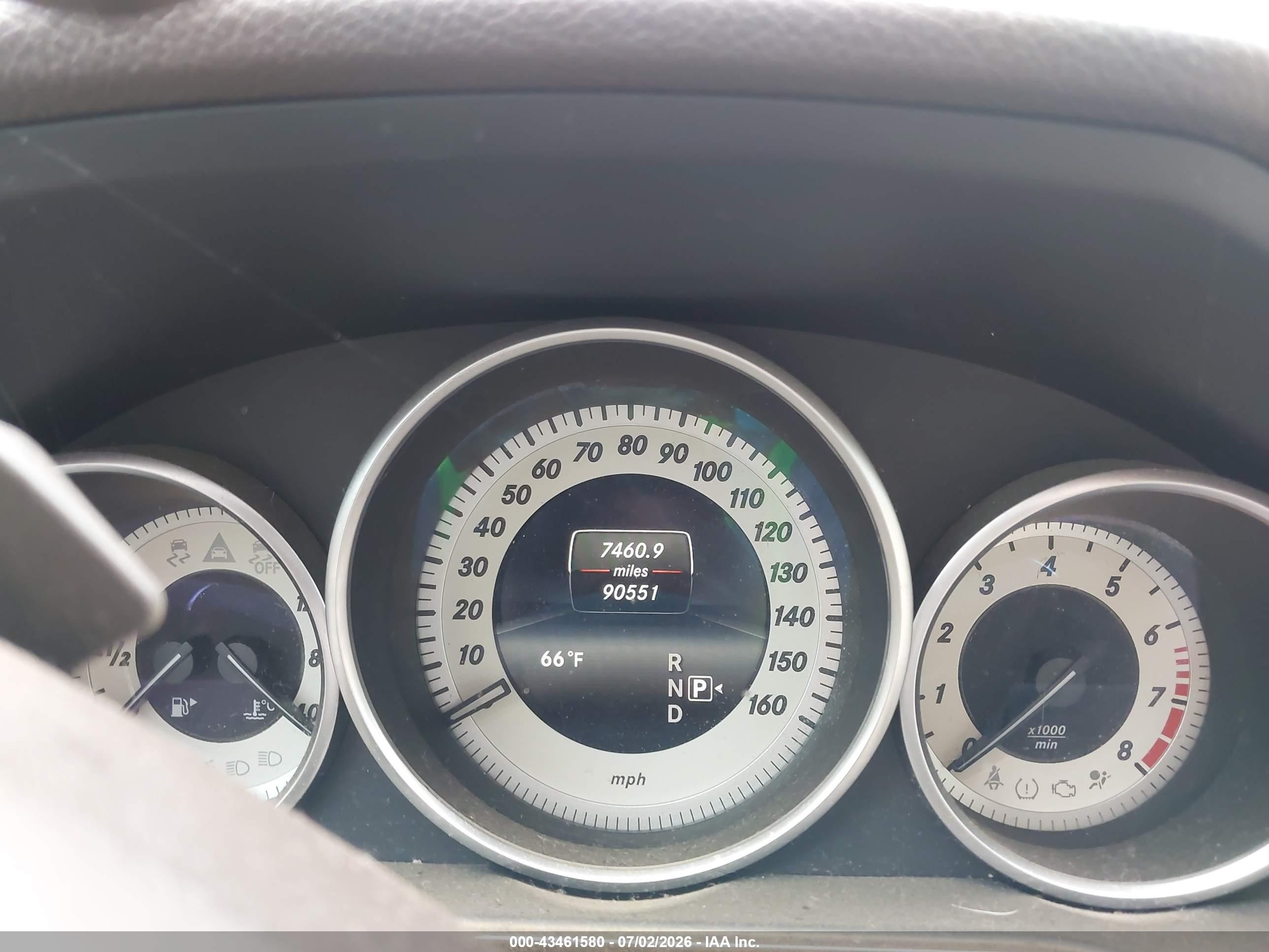 2014 Mercedes-benz E 350   White vin: WDDHF5KB1EA796357