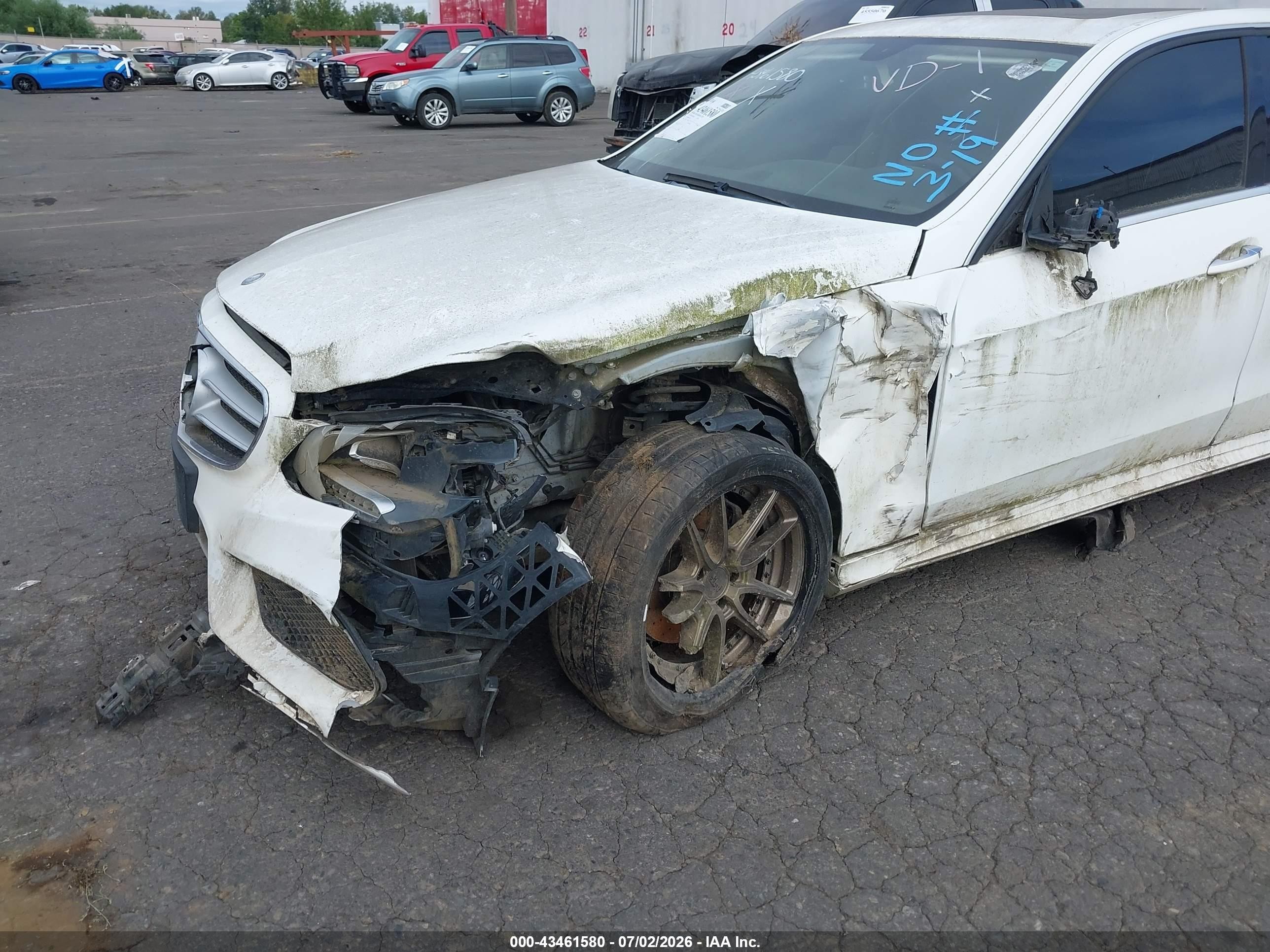 2014 Mercedes-benz E 350   White vin: WDDHF5KB1EA796357