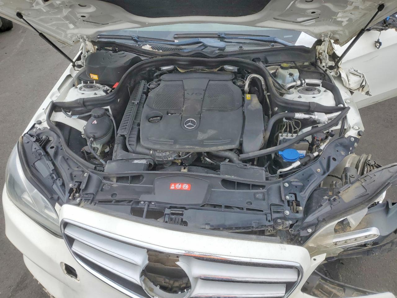2014 Mercedes-benz E 350 Белый vin: WDDHF5KB1EA796357