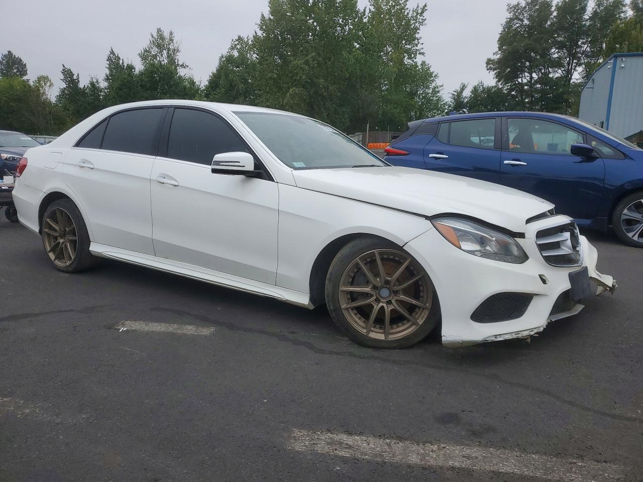 2014 Mercedes-benz E 350 Белый vin: WDDHF5KB1EA796357