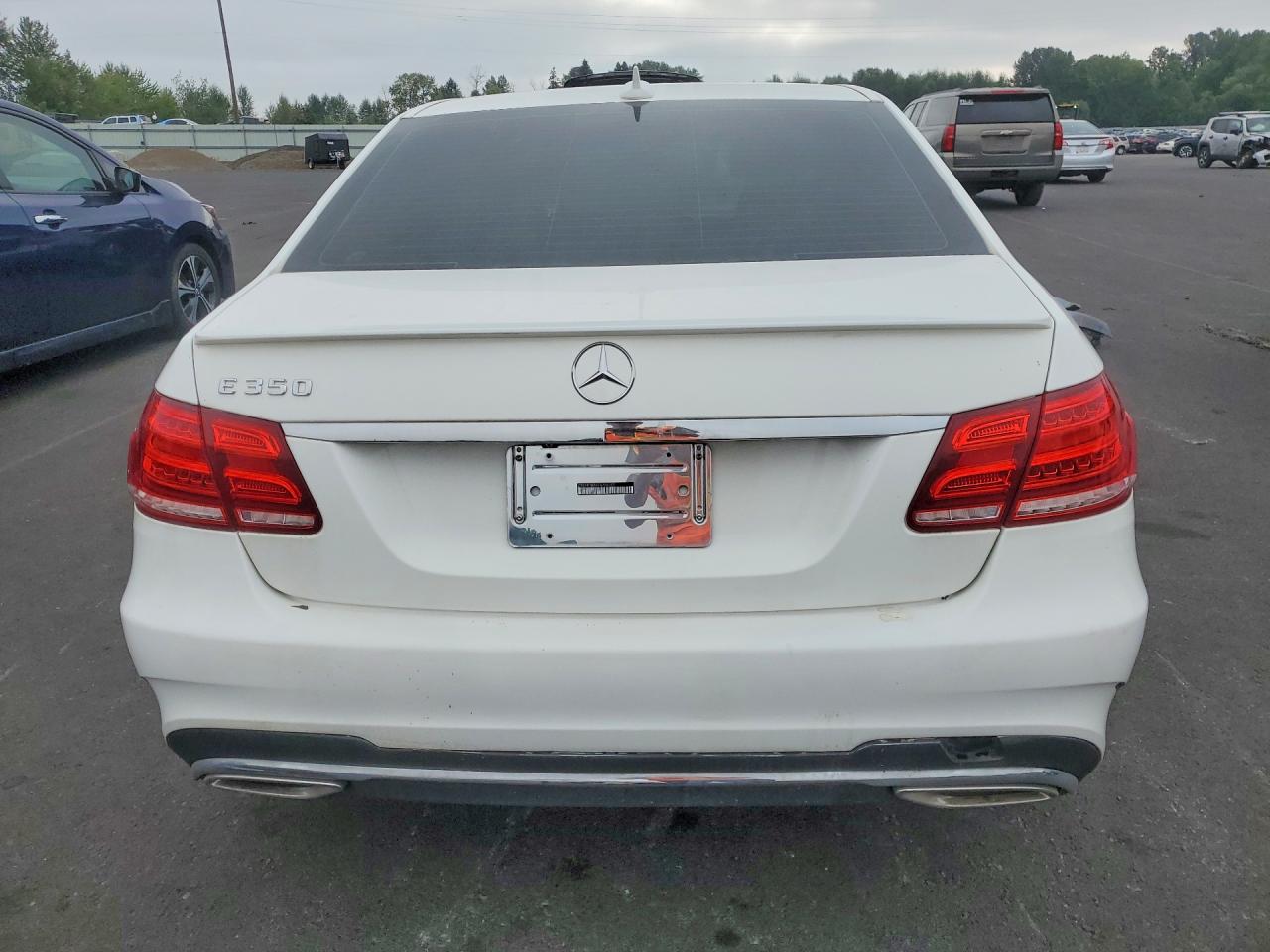 2014 Mercedes-benz E 350 Белый vin: WDDHF5KB1EA796357