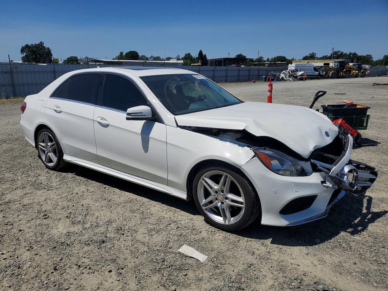 2014 Mercedes-benz E 350 Белый vin: WDDHF5KB1EA846254