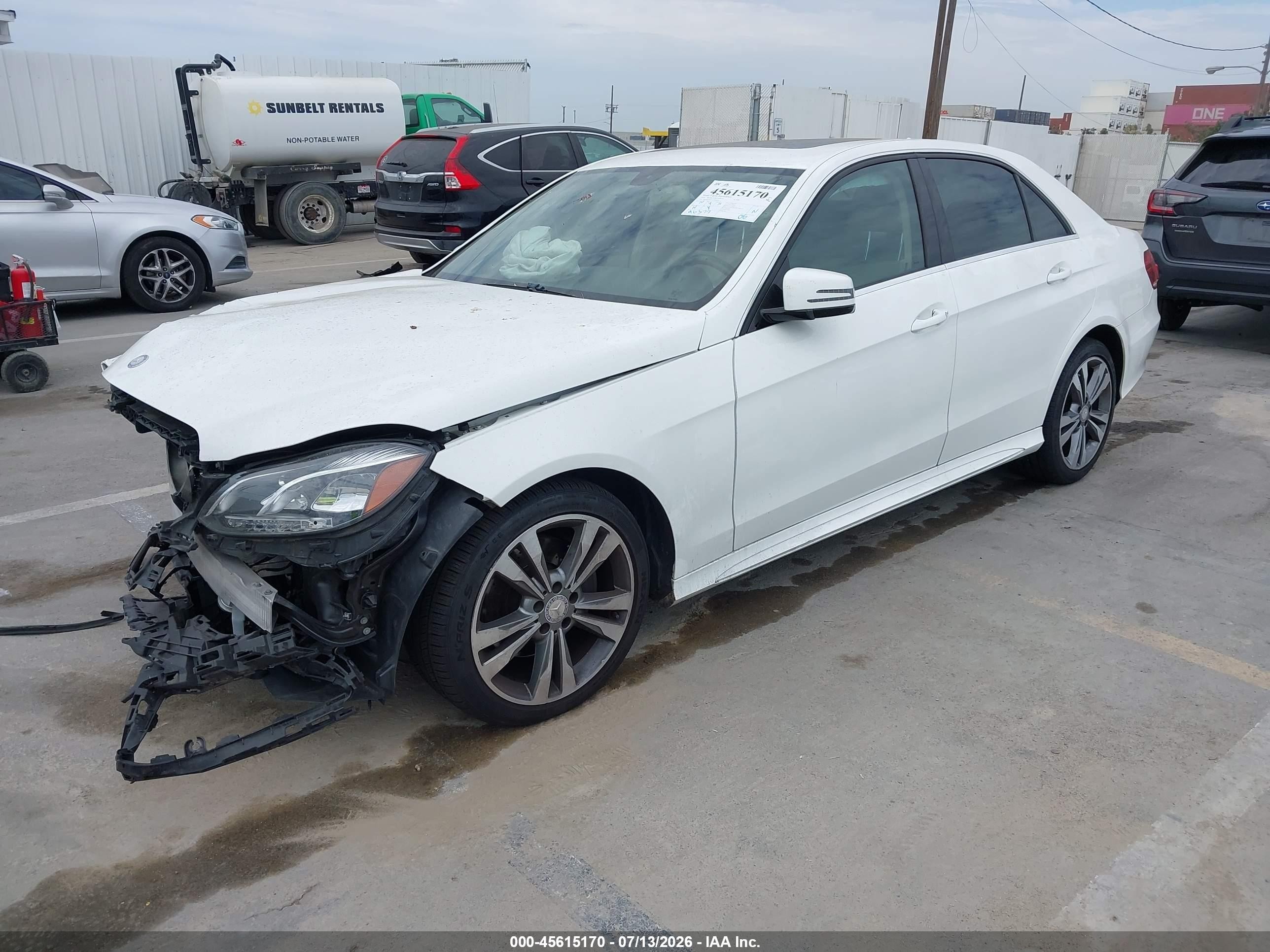 2014 Mercedes-benz E 350   White vin: WDDHF5KB1EA876645