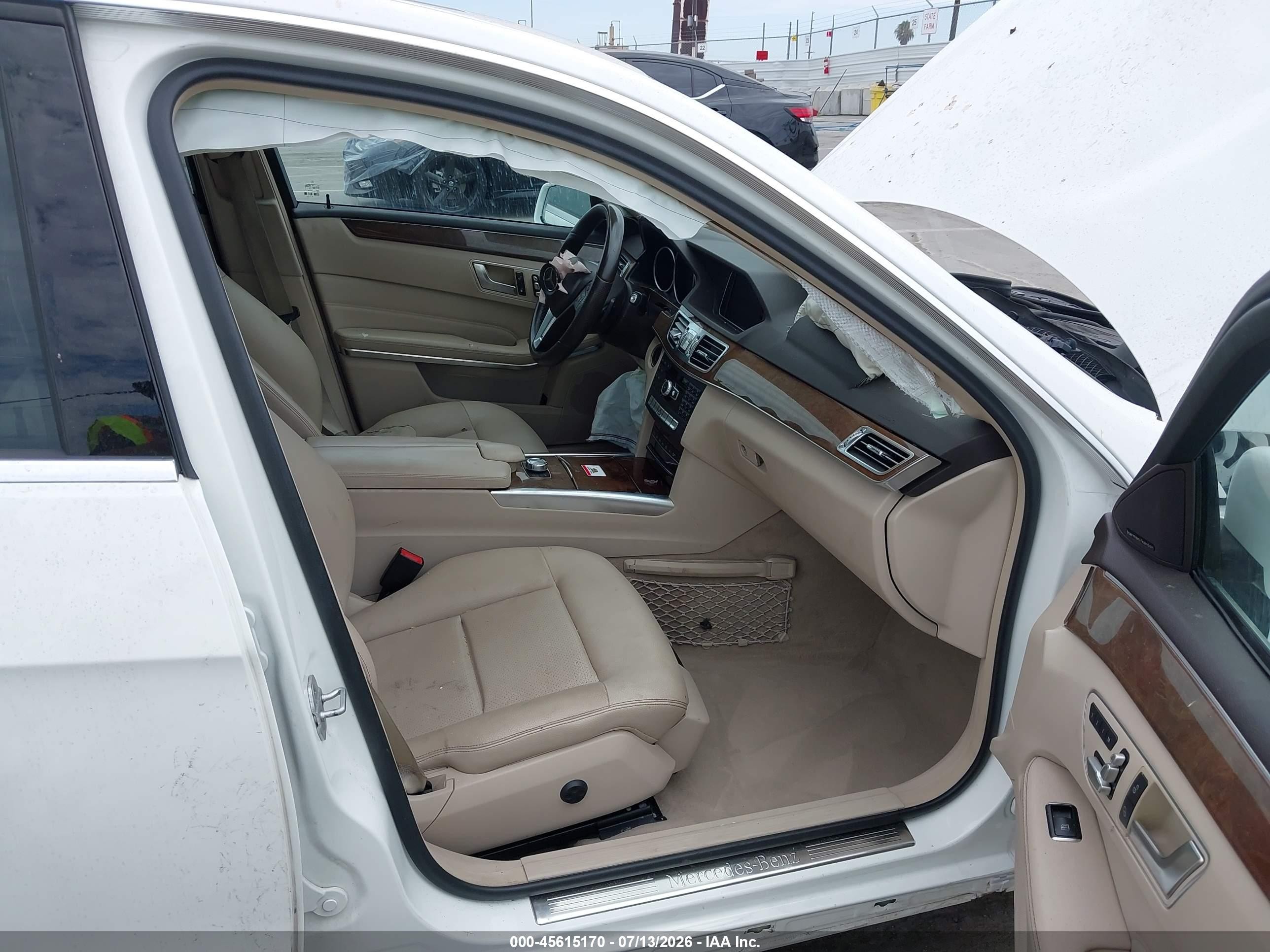 2014 Mercedes-benz E 350   White vin: WDDHF5KB1EA876645