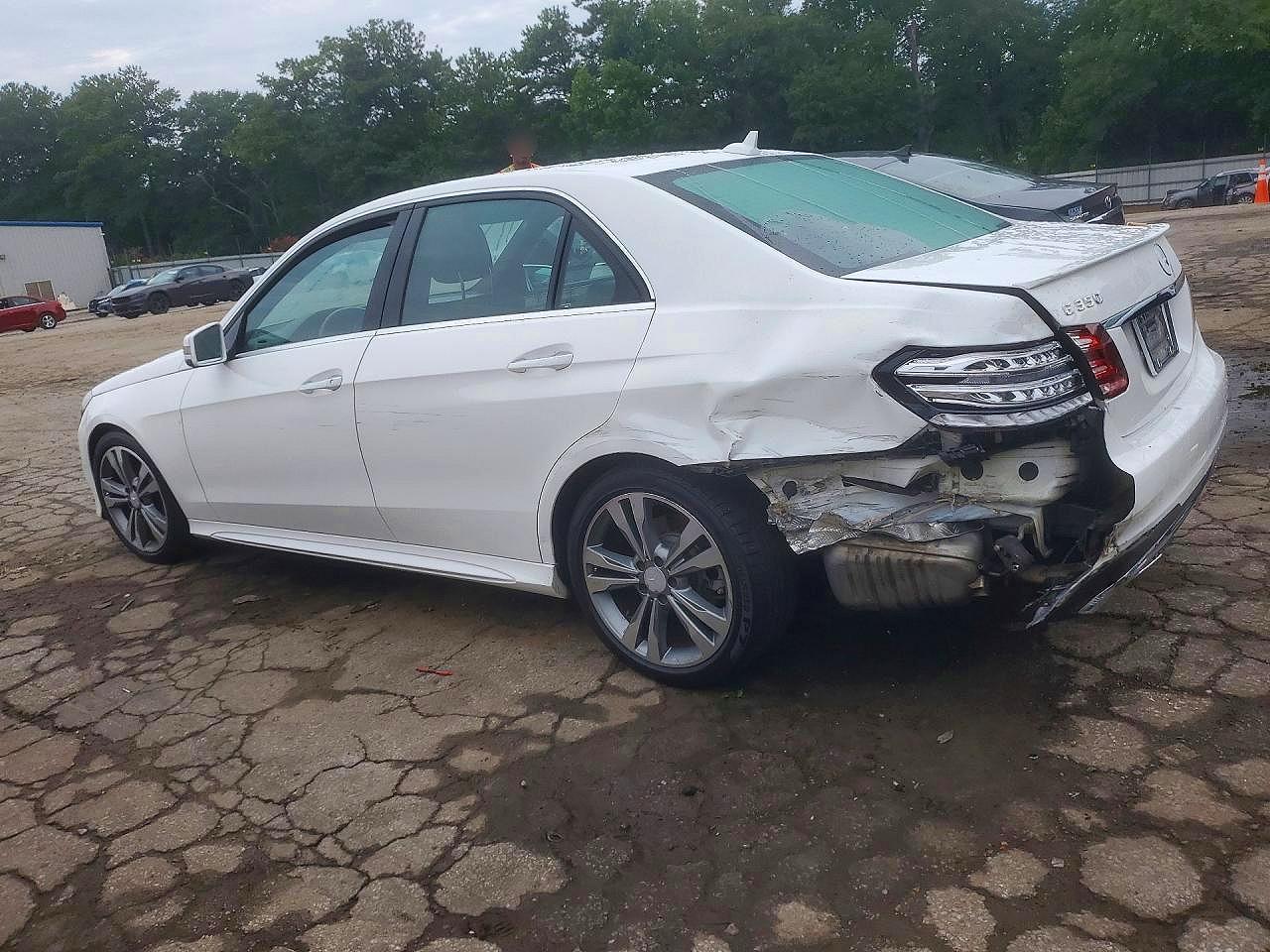 2014 Mercedes-benz E 350 White vin: WDDHF5KB1EA971920