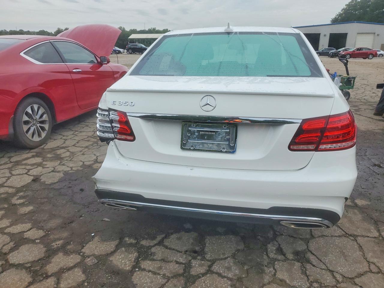 2014 Mercedes-benz E 350 White vin: WDDHF5KB1EA971920