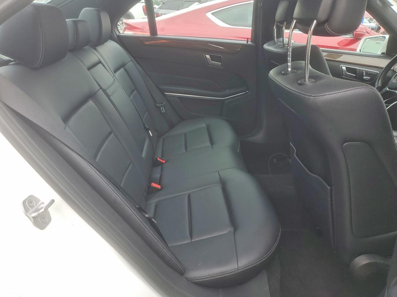 2014 Mercedes-benz E 350 White vin: WDDHF5KB1EA971920