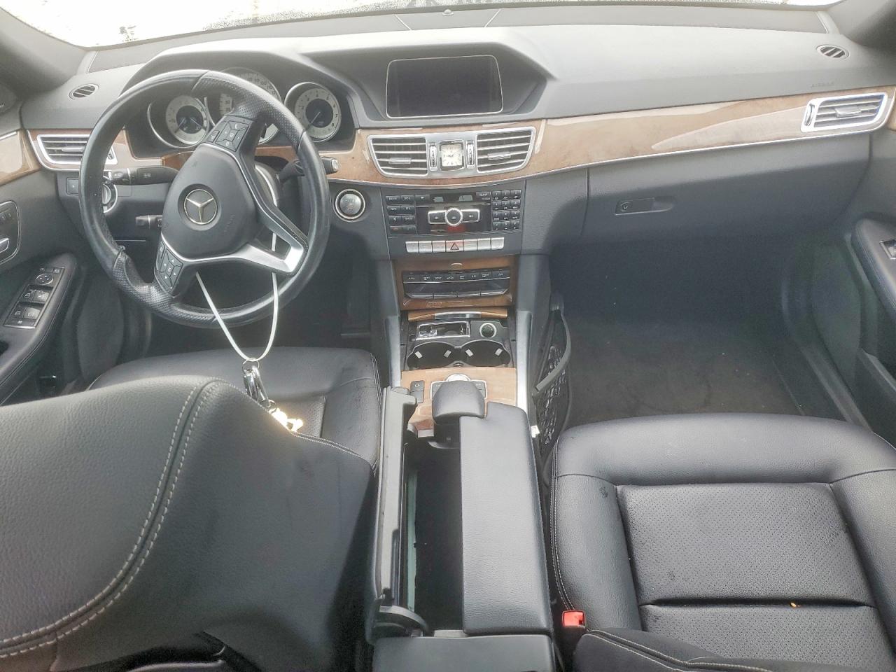 2014 Mercedes-benz E 350 White vin: WDDHF5KB1EA971920