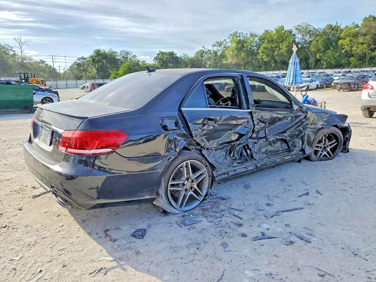 2014 Mercedes-benz E 350 Black vin: WDDHF5KB1EB008462