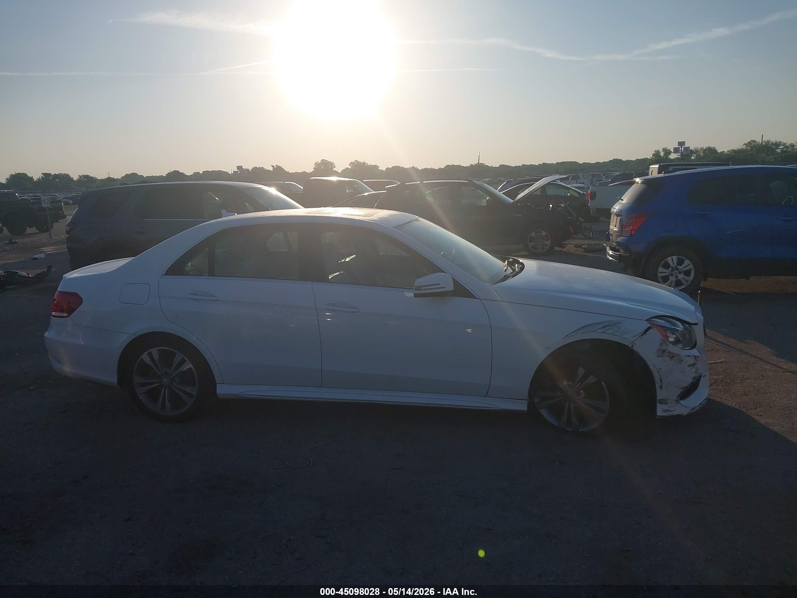 2014 Mercedes-benz E 350   White vin: WDDHF5KB1EB008848