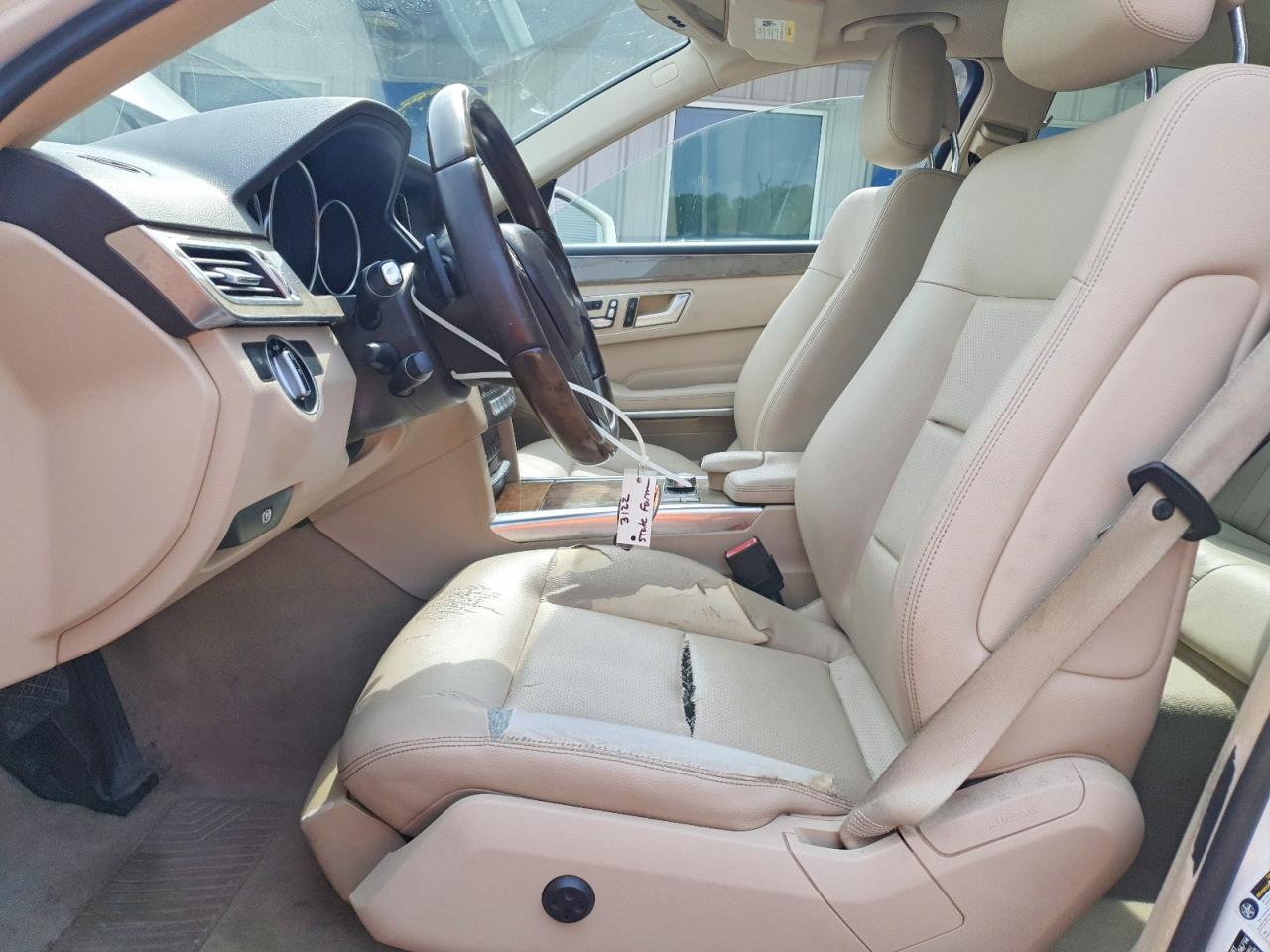 2014 Mercedes-benz E 350 White vin: WDDHF5KB1EB047567