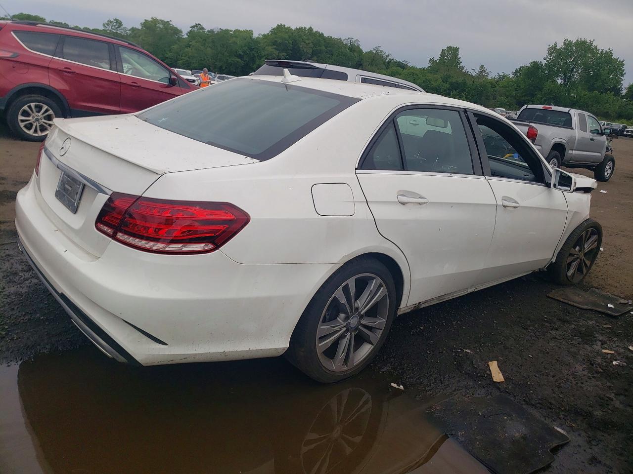 2015 Mercedes-benz E 350 White vin: WDDHF5KB1FB097760