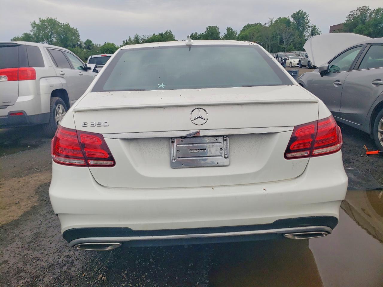 2015 Mercedes-benz E 350 White vin: WDDHF5KB1FB097760